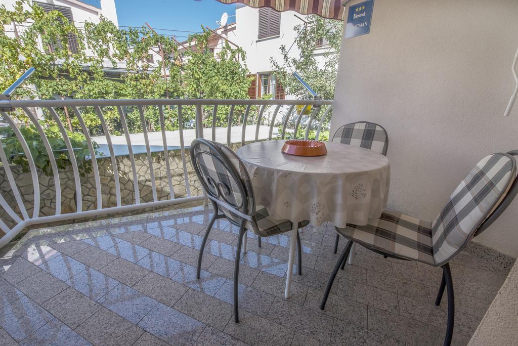Apartment Anka D Krk Town Eksteriør bilde