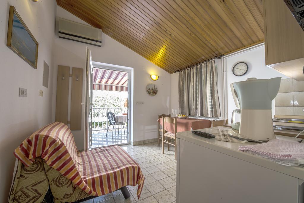 Apartment Anka D Krk Town Eksteriør bilde