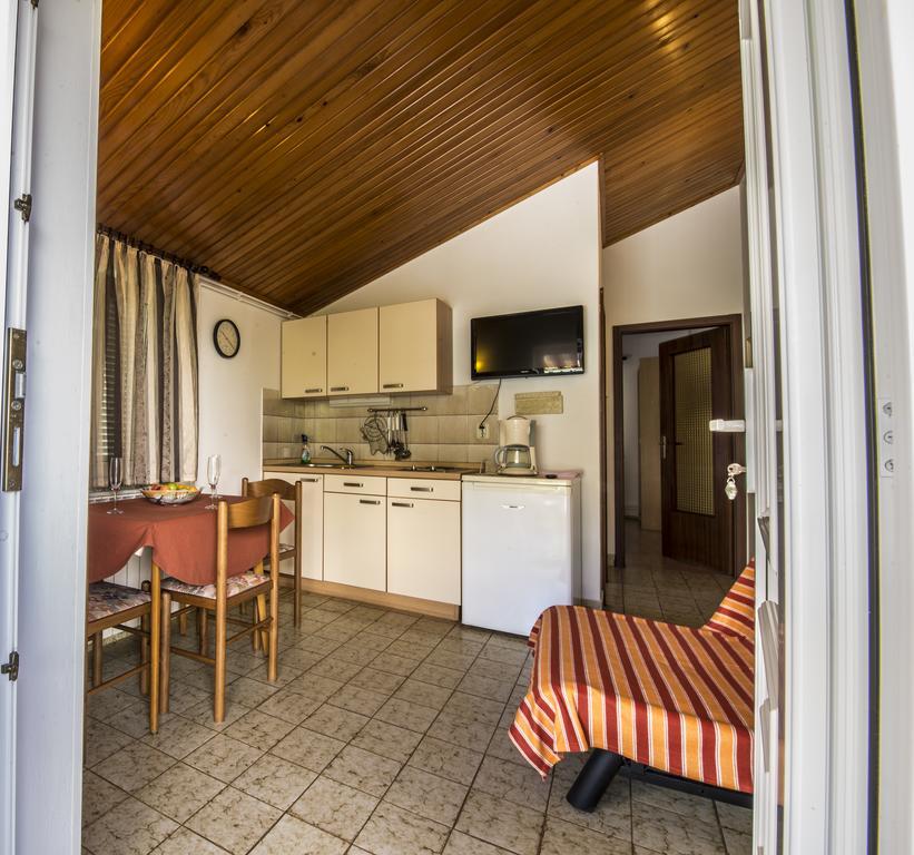 Apartment Anka D Krk Town Eksteriør bilde
