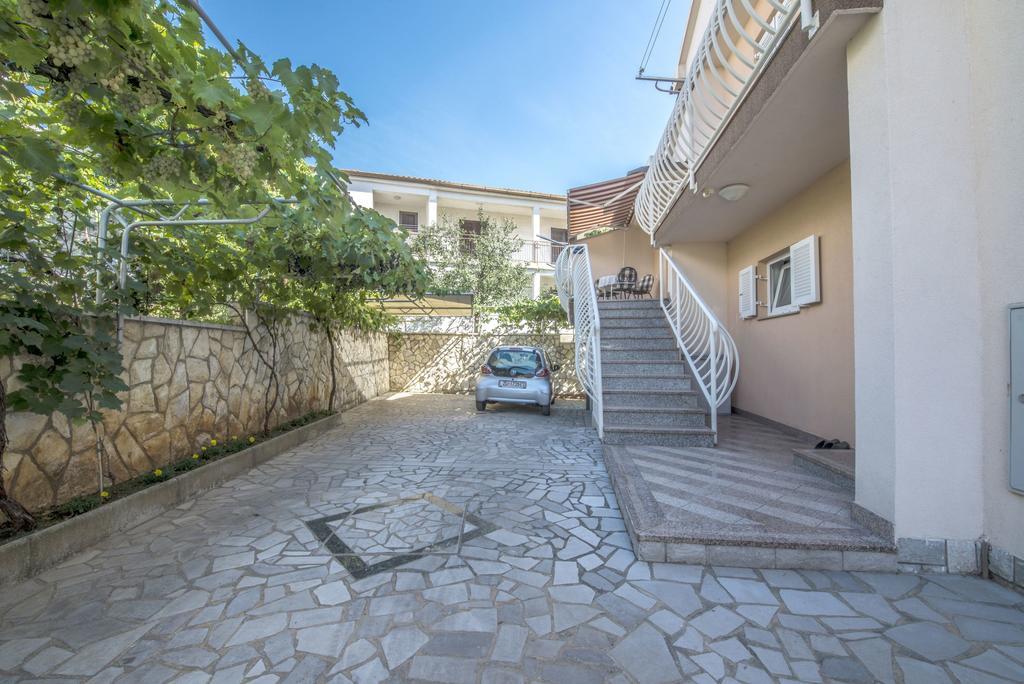 Apartment Anka D Krk Town Eksteriør bilde
