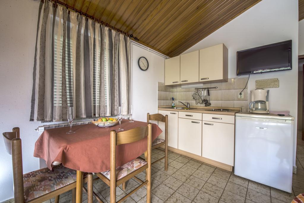 Apartment Anka D Krk Town Eksteriør bilde